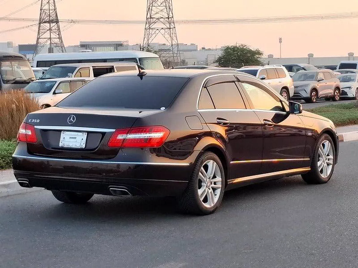 Mercedes Benz E350 2012-10-10