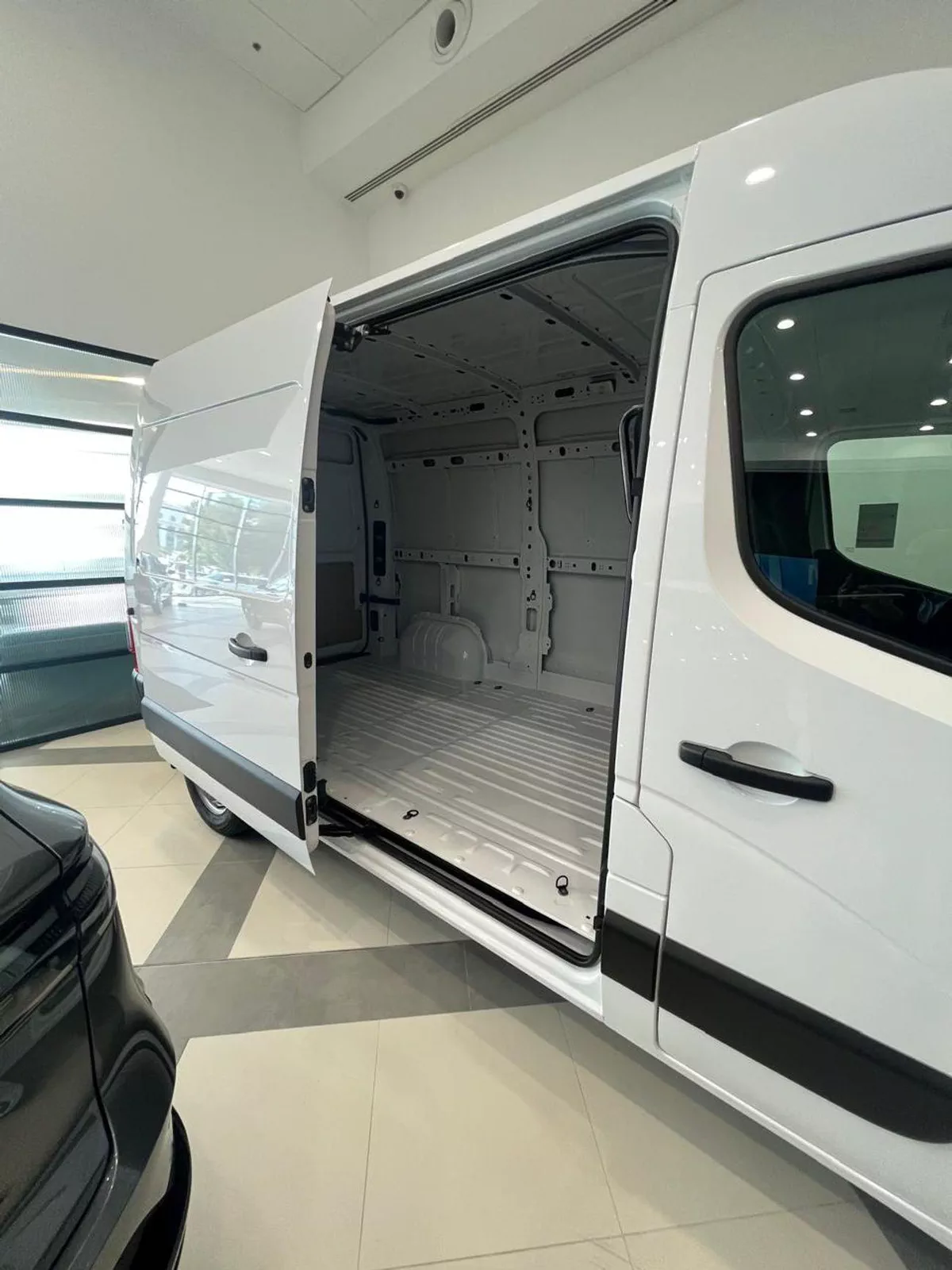 Renault Master NEW MASTER L4H3 2.3T Panel Van (L2H2)-2-0