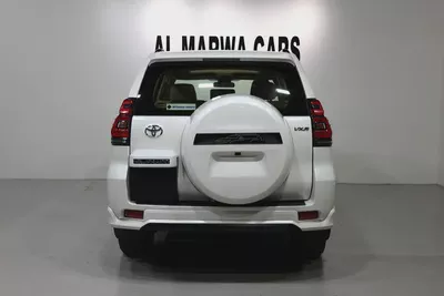 Toyota Prado adventure I 2022 I GCC Specs I FULL SERVICE HISTORY BY ALFUTTAIM I  ACCIDENTS FREE-6