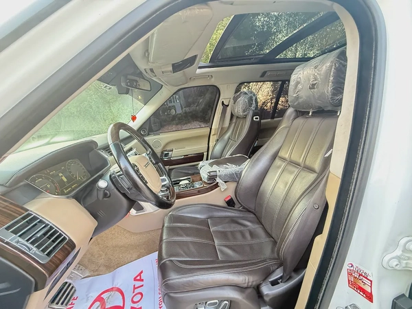 Land Rover Range Rover Supercharged 2013 GCC Specs