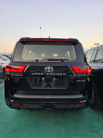 Toyota Land Cruiser Luxury 2026 Toyota Land Cruiser LC300 VXR+ – Full Option – Black Color-6