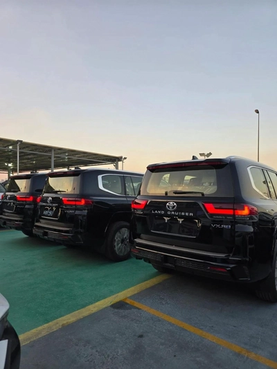 Toyota Land Cruiser Luxury 2026 Toyota Land Cruiser LC300 VXR+ – Full Option – Black Color-5