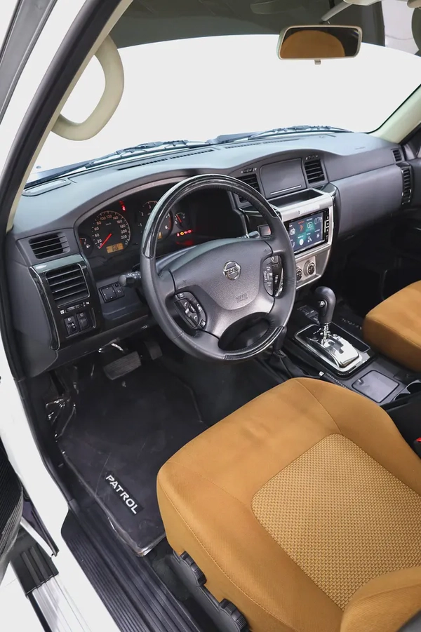 NISSAN PATROL SUPER SAFARI GCC SHORT WHEELBASE - Excellent Condition
