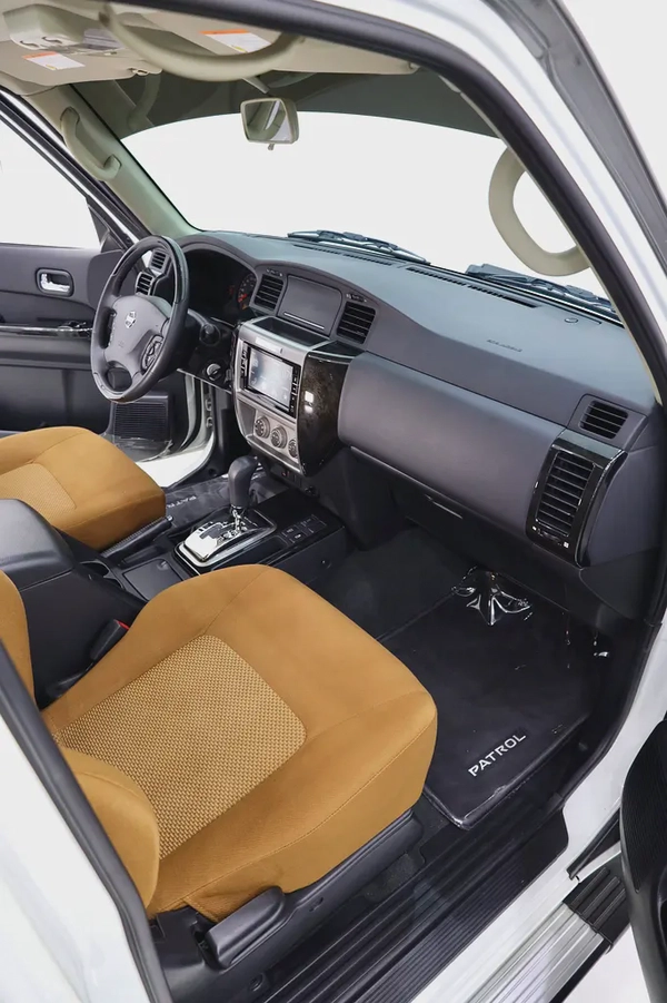 NISSAN PATROL SUPER SAFARI GCC SHORT WHEELBASE - Excellent Condition