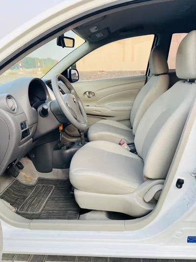 Nissan Sunny SV-13