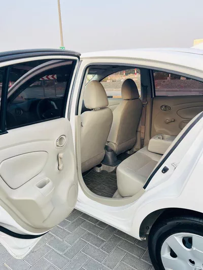 Nissan Sunny SV-16