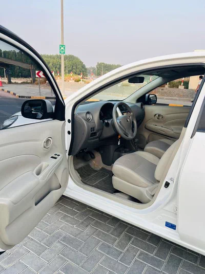 Nissan Sunny SV-17