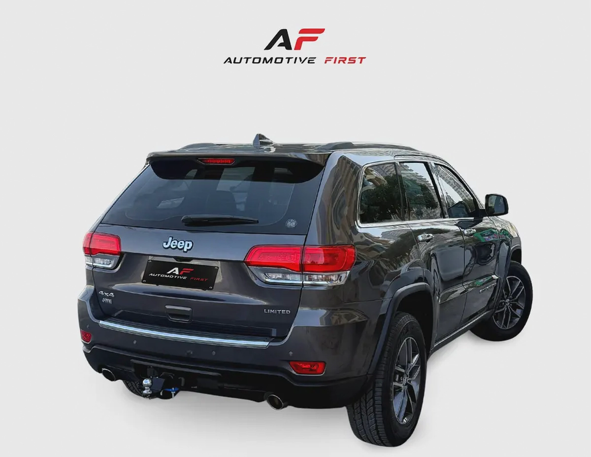 2017 Jeep Grand Cherokee Limited 5.7L V8 | GCC Specs | Excellent Condition