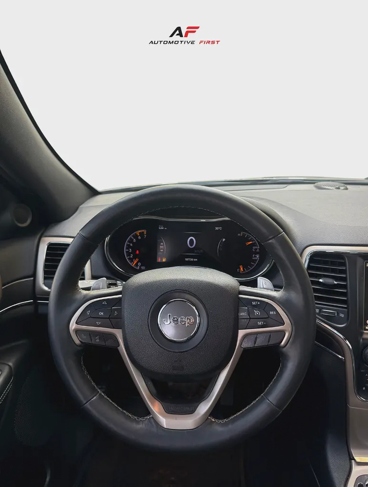 2017 Jeep Grand Cherokee Limited 5.7L V8 | GCC Specs | Excellent Condition