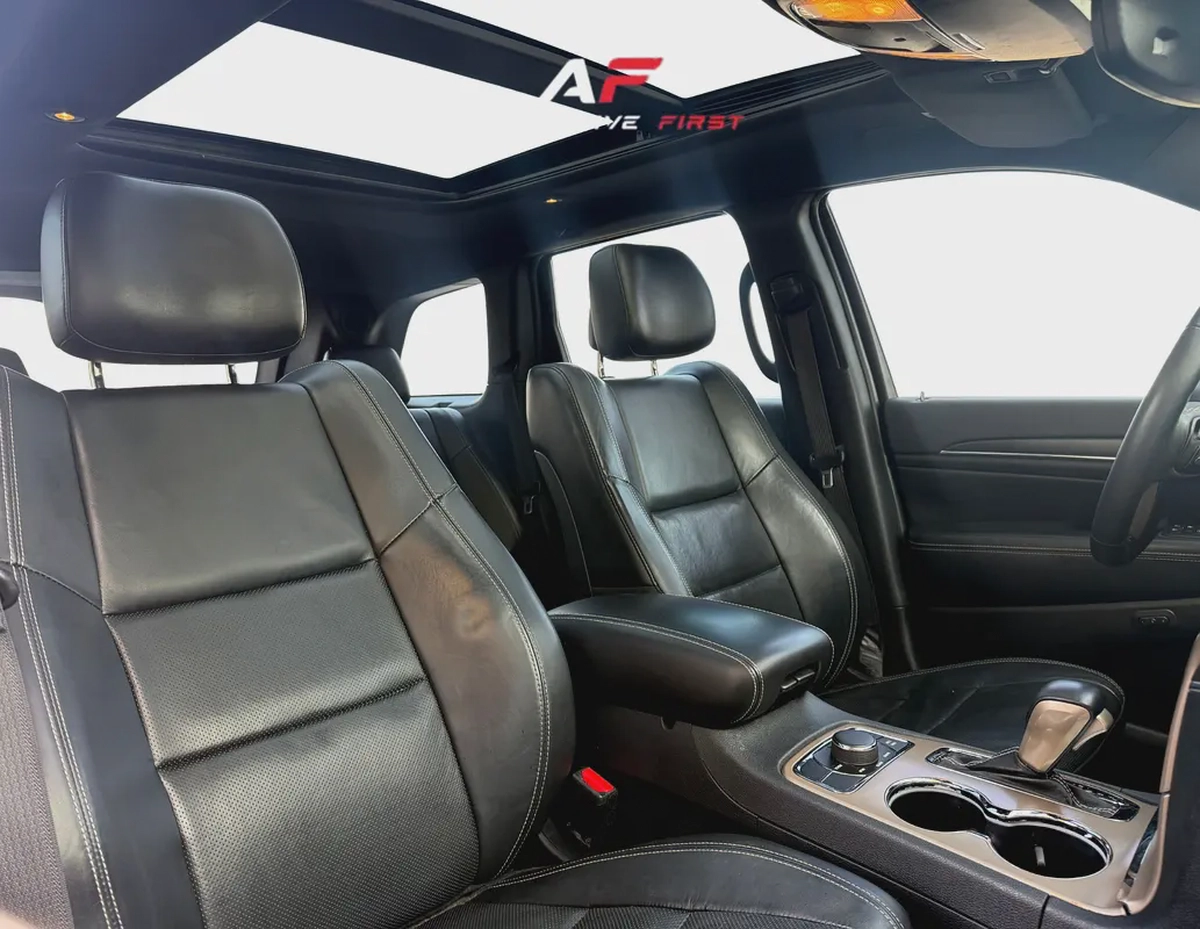 2017 Jeep Grand Cherokee Limited 5.7L V8 | GCC Specs | Excellent Condition