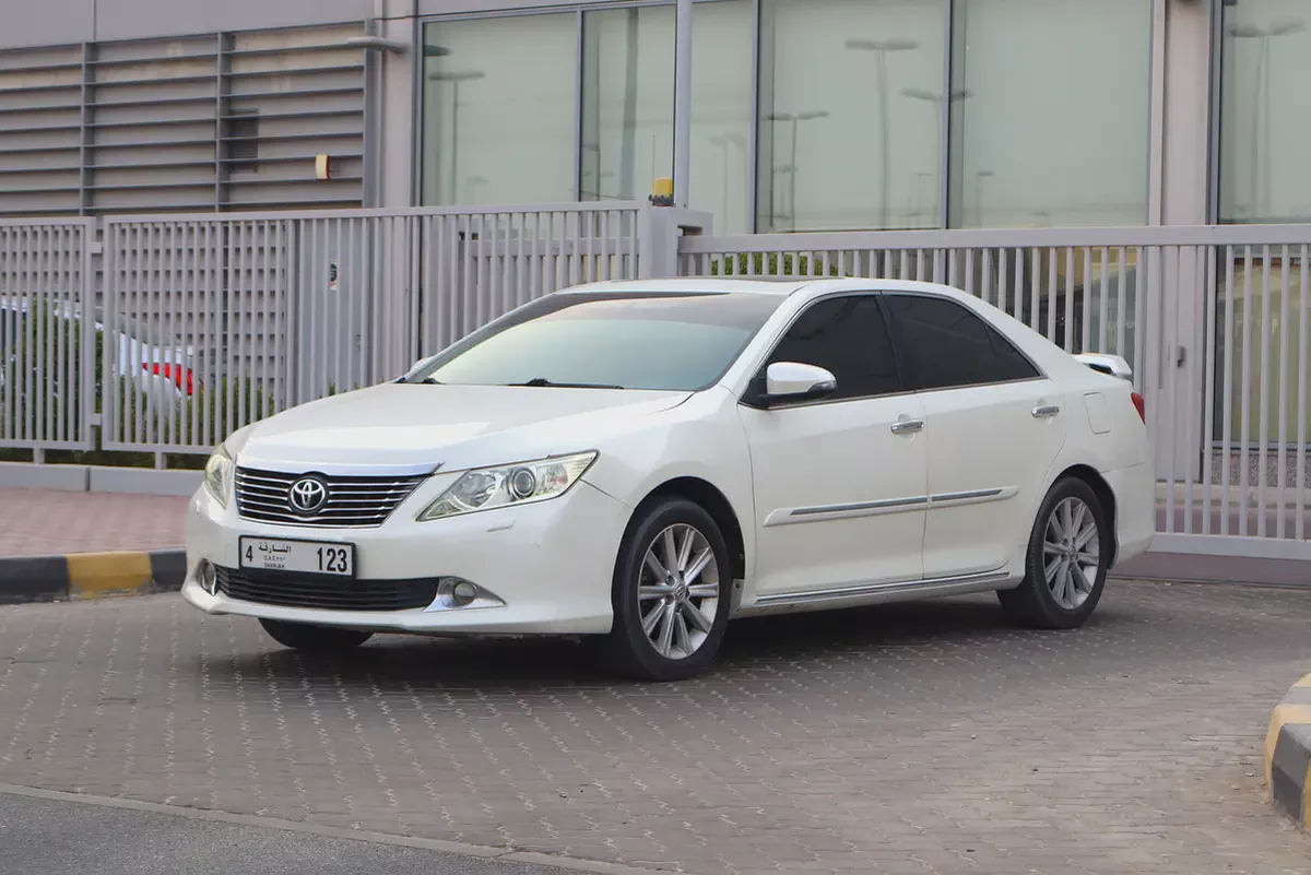 Toyota Aurion Limited 2014 GCC Specs - Well Maintained