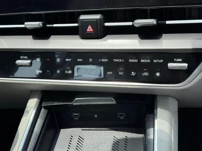 Kia Sportage SX 2.0L HEV Chinese Specs 2025 Export Price @ 88,500 AED-5