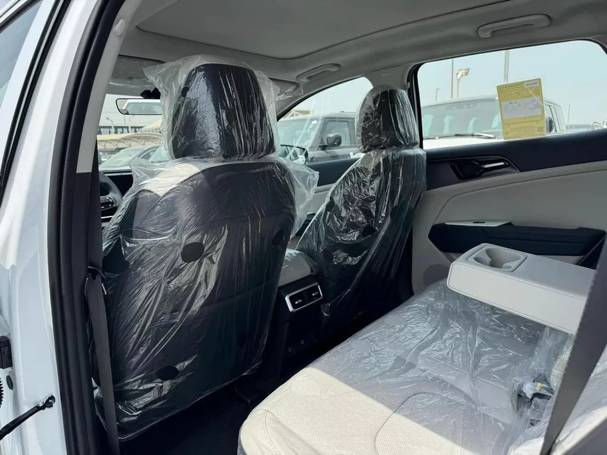 Kia Sportage SX 2.0L HEV Chinese Specs 2025 Export Price @ 88,500 AED-8-8