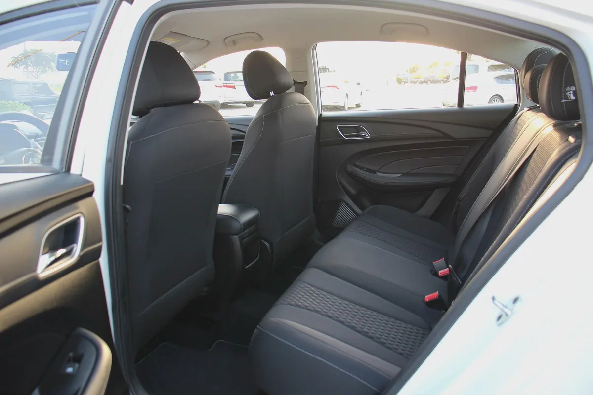 Free offers 2025 MG 5 GCC | 1.5L | EMI (480x 60) Loan minimum salary 4,000*| Warranty|-8-8