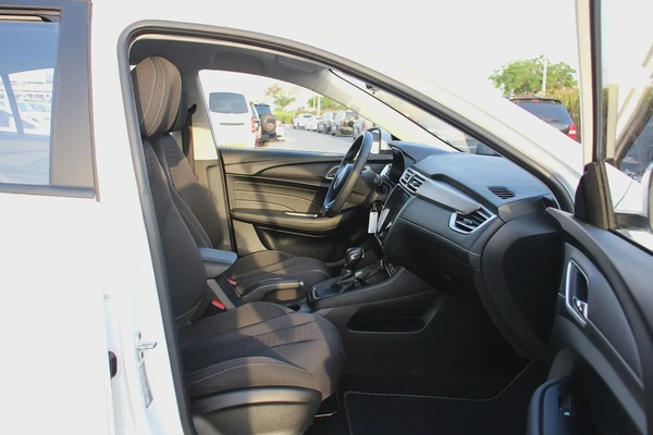 Free offers 2025 MG 5 GCC | 1.5L | EMI (480x 60) Loan minimum salary 4,000*| Warranty|