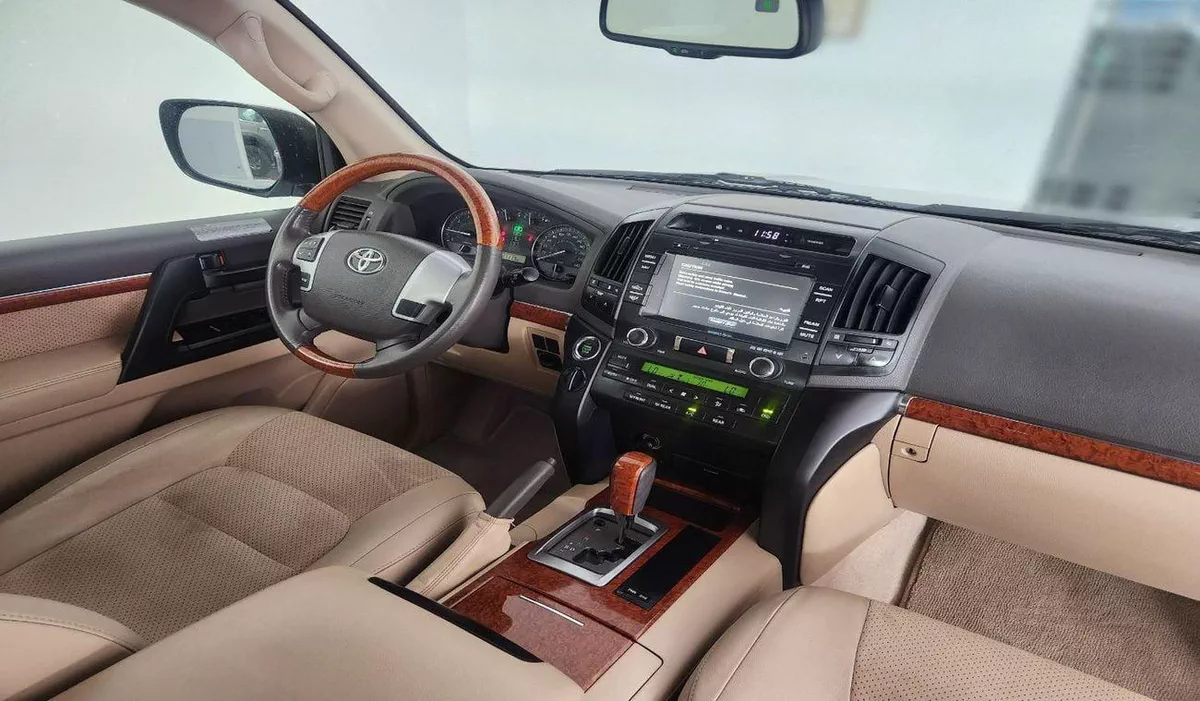 Toyota Land Cruiser GXR V6 4.0L-6CYL PERFECT CONDITION-6-0