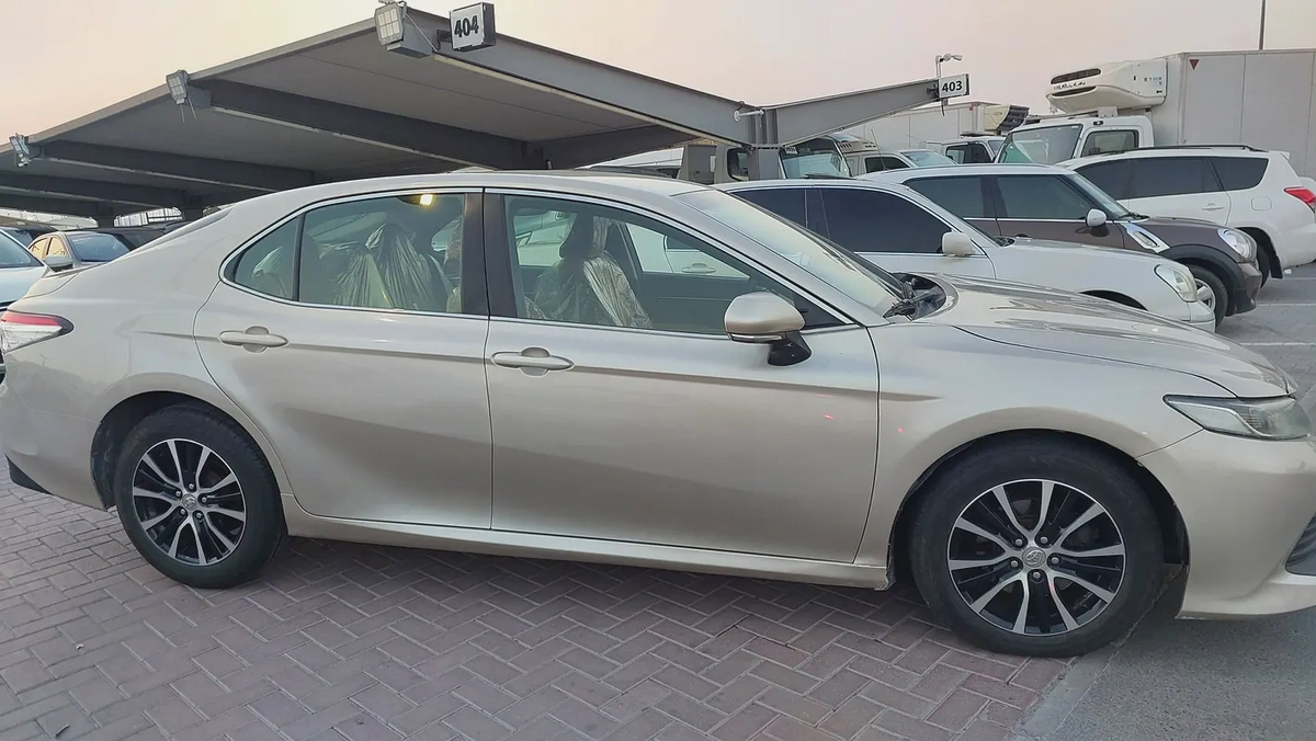 Toyota Camry SE 2020 GCC Specs BEVOR WAS TAXI-2-2