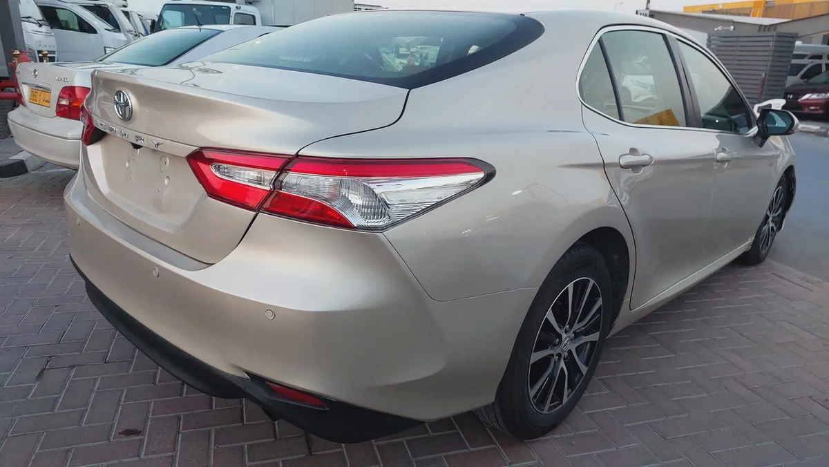 Toyota Camry SE 2020 GCC Specs BEVOR WAS TAXI-4-4