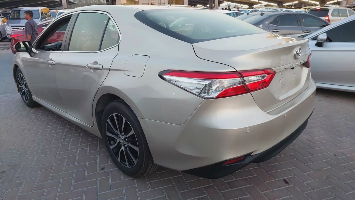 Toyota Camry SE 2020 GCC Specs BEVOR WAS TAXI-8-8