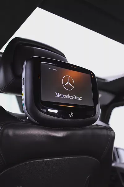 G63 GCC PERFECT CONDITION + CARBON PACKAGE + REAR ENTERTAINMENT-12