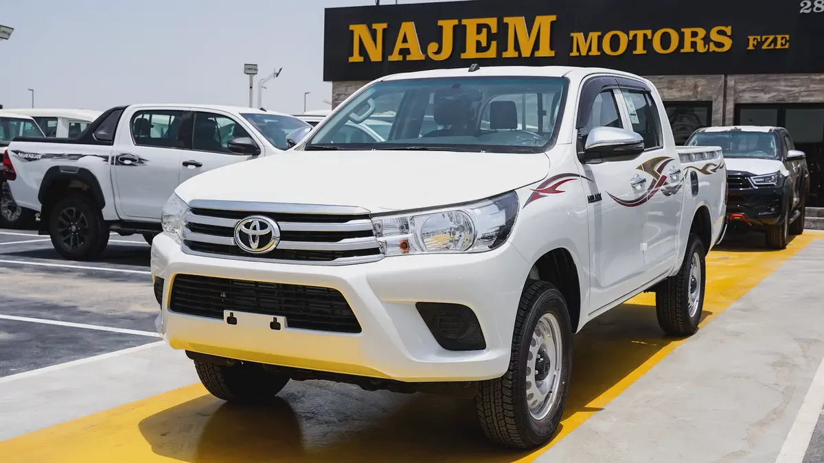 2026 Toyota Hilux Double Cab GLX 2.4L DIESEL - GCC Specs - Brand New!