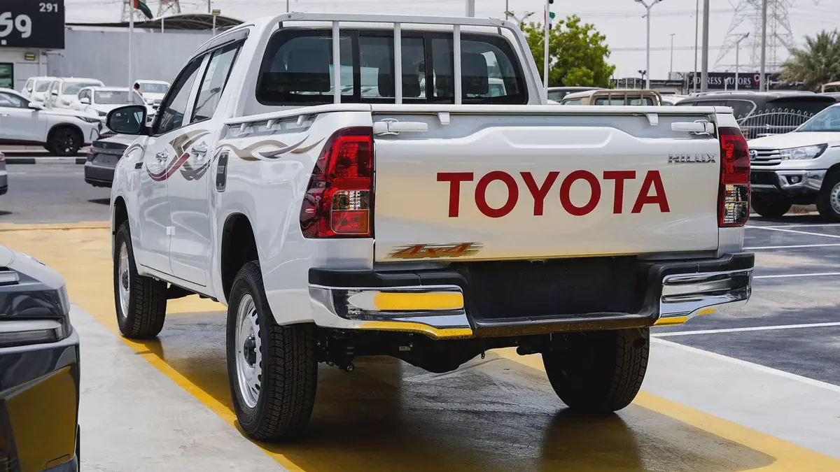 2026 Toyota Hilux Double Cab GLX 2.4L DIESEL - GCC Specs - Brand New!-3-3