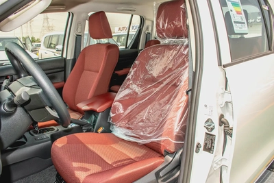 Toyota Hilux Double Cab DLX 2026 GCC Specs-6