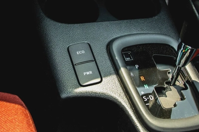 Toyota Hilux Double Cab DLX 2026 GCC Specs-7