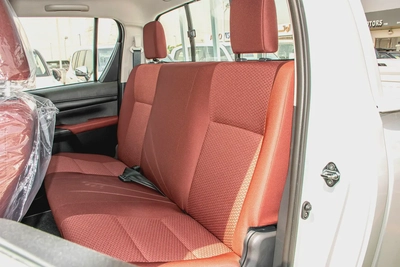 Toyota Hilux Double Cab DLX 2026 GCC Specs-8