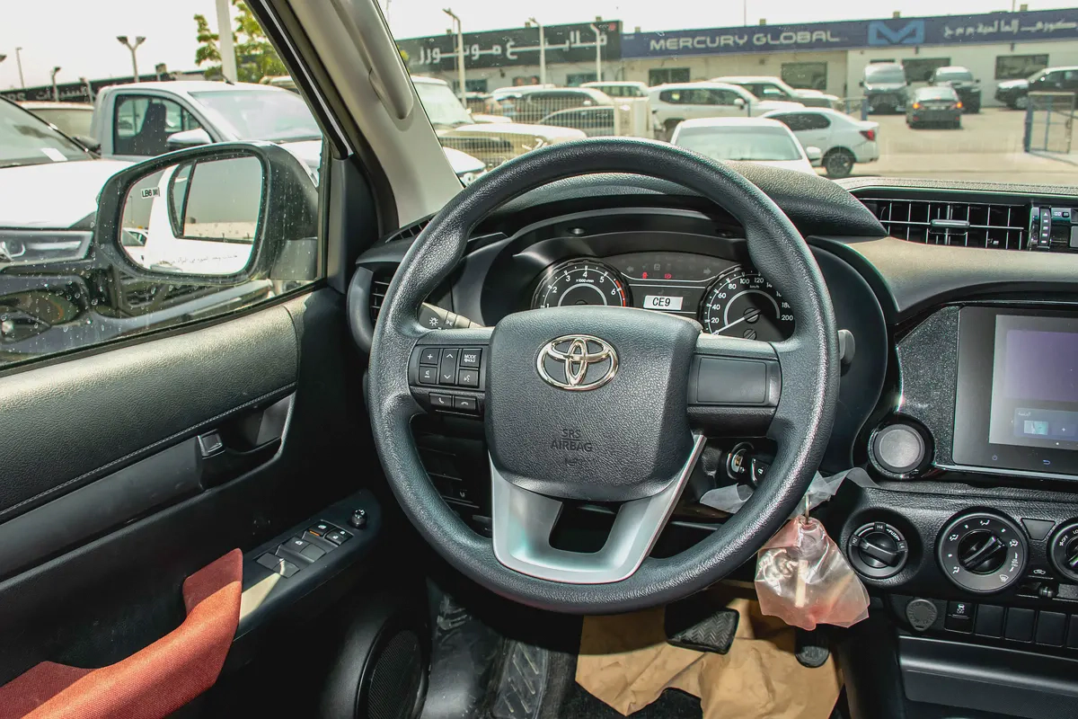 Toyota Hilux Double Cab DLX 2026 GCC Specs-10-10