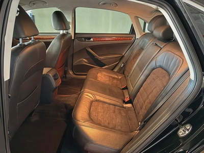 Volkswagen Passat SEL V5 2.5L 2012 Model GCC Specs WIth Partial Service History In Perfect Condition-9