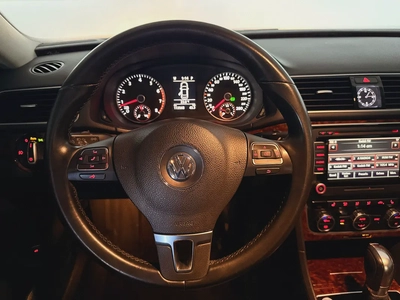 Volkswagen Passat SEL V5 2.5L 2012 Model GCC Specs WIth Partial Service History In Perfect Condition-13