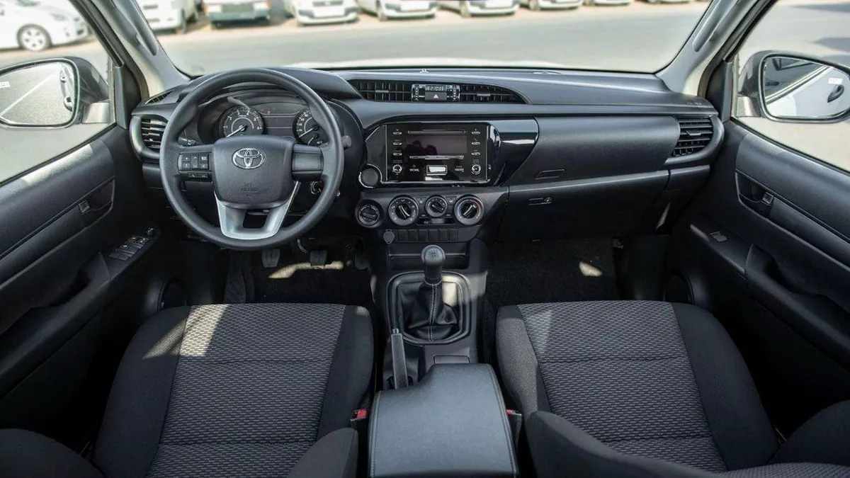 Toyota Hilux SGLX -9-0