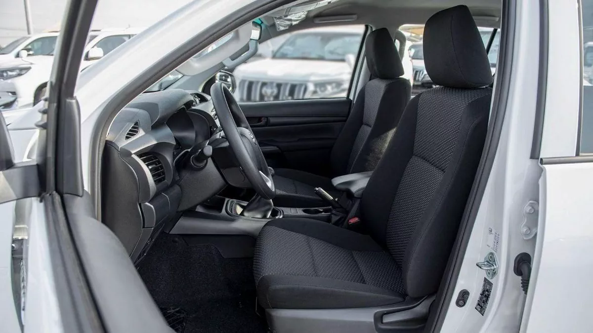 Toyota Hilux SGLX -15-0