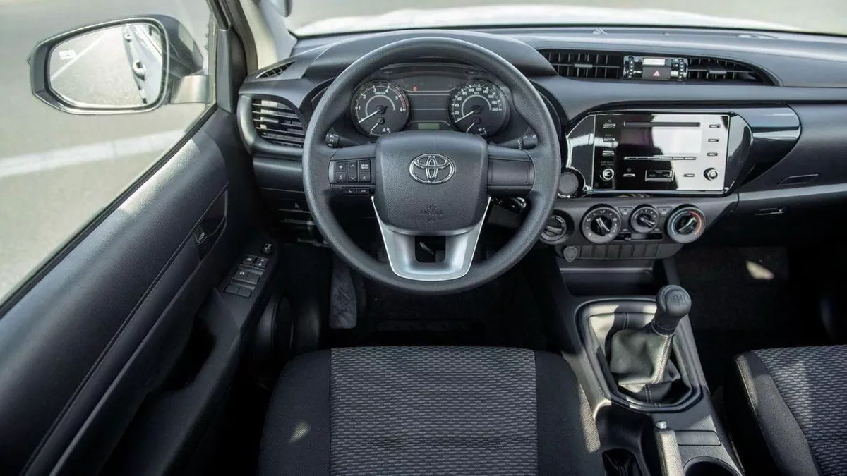 Toyota Hilux SGLX -17-0