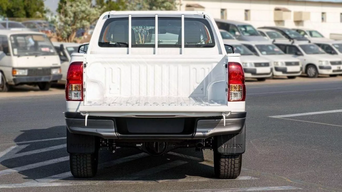 Toyota Hilux SGLX -7-0