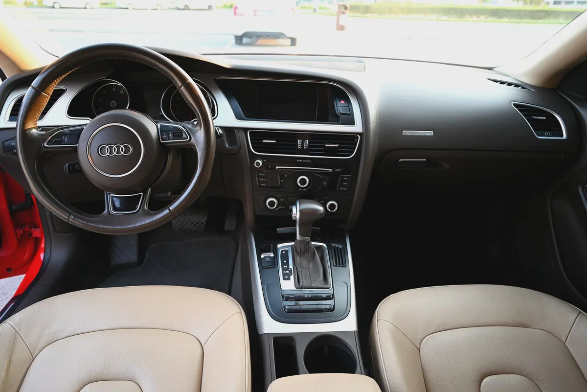 0% DP - FSH - FIRST OWNER - AUDI A5 COUPE 4WD - GCC SPECS-8-8