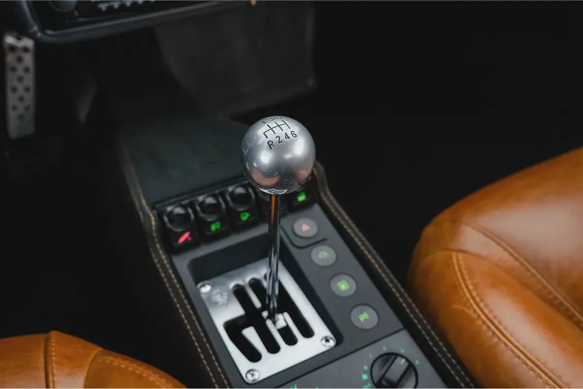 CASH : 635,000 AED | 1998 Ferrari F355 Spider / Gated Manual / USA SPEC-9-9