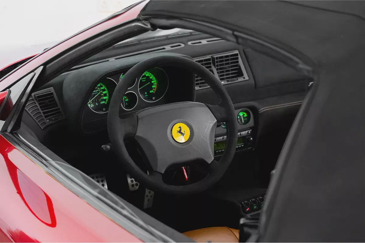 CASH : 635,000 AED | 1998 Ferrari F355 Spider / Gated Manual / USA SPEC-11-11