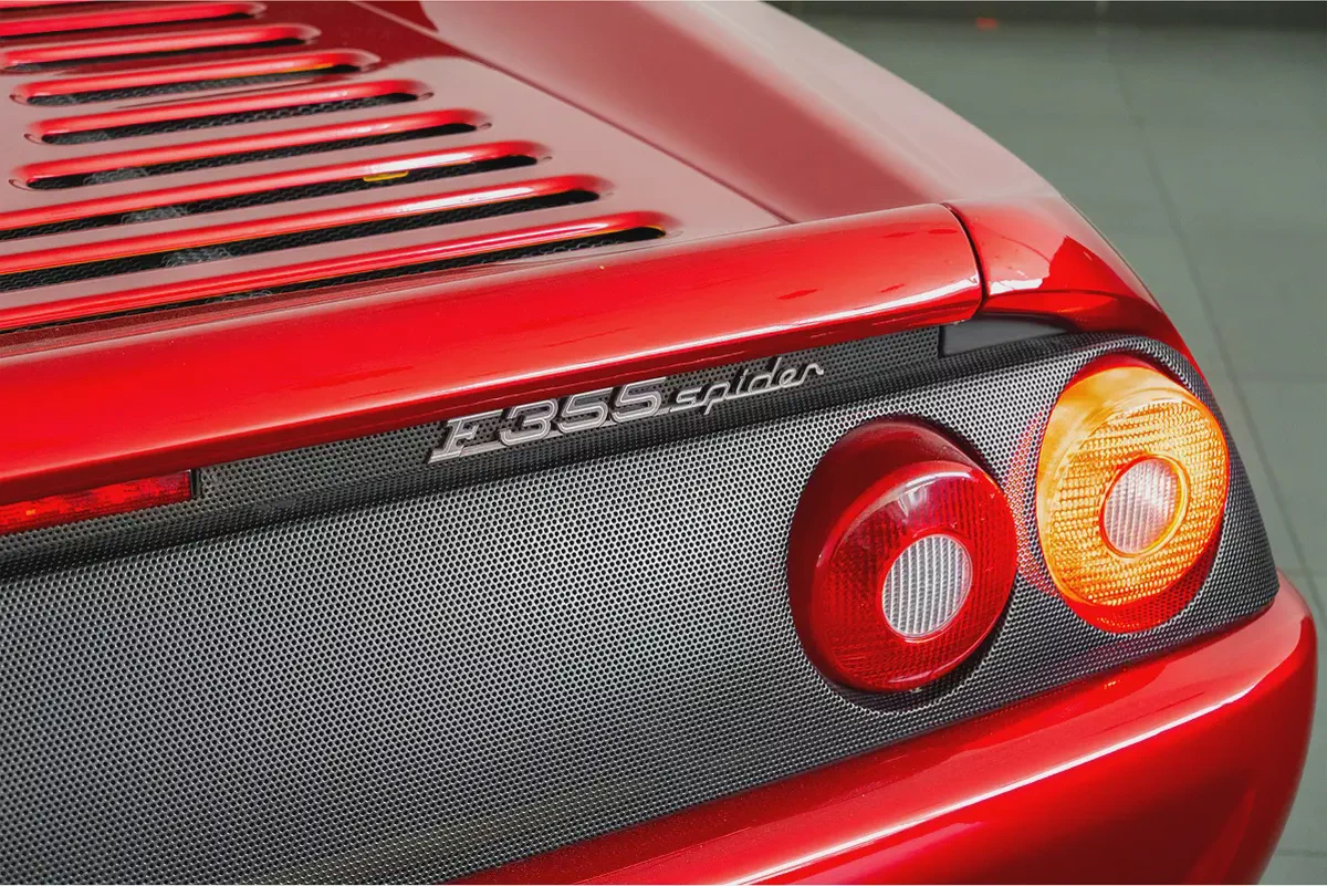 CASH : 635,000 AED | 1998 Ferrari F355 Spider / Gated Manual / USA SPEC-18-18