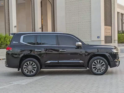 TOYOTA LAND CRUISER 2014 FACELIFTED 2025 WITH INTERIOR AND EXTERIOR V6 4.0L IN EXCELLENT CONDITION-10
