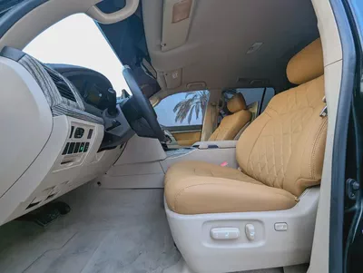 TOYOTA LAND CRUISER 2014 FACELIFTED 2025 WITH INTERIOR AND EXTERIOR V6 4.0L IN EXCELLENT CONDITION-6