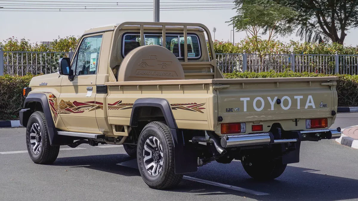 2025 Toyota Land Cruiser LC79 SC AT V6 4.0 Petrol Full Option-17-17