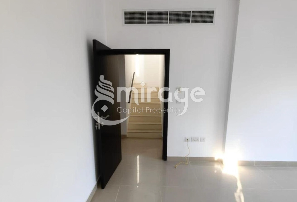 Corner Villa | Big Layout 5BR | Ideal for Family