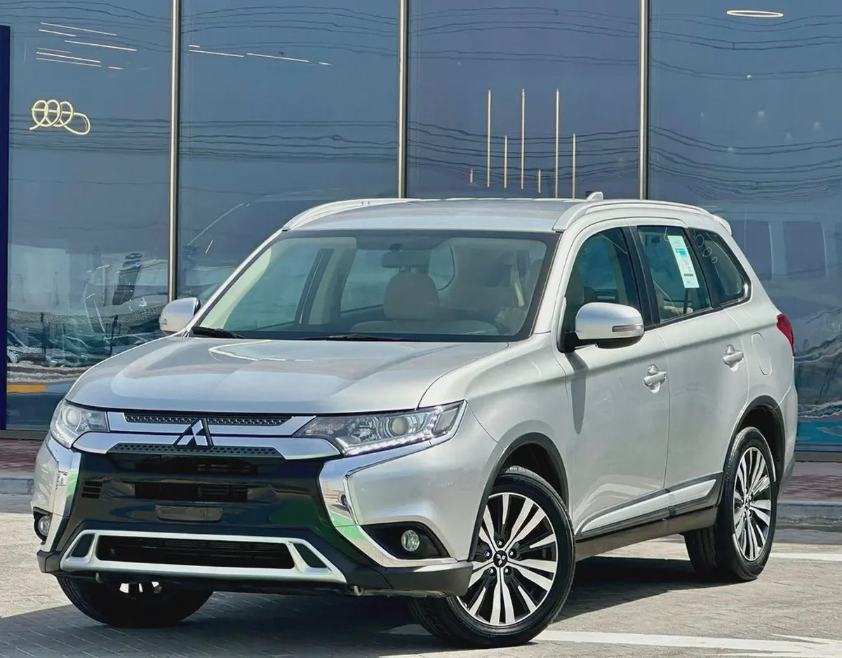 865-Monthly l GCC l 4wd, Cruise, Camera l Accident Free