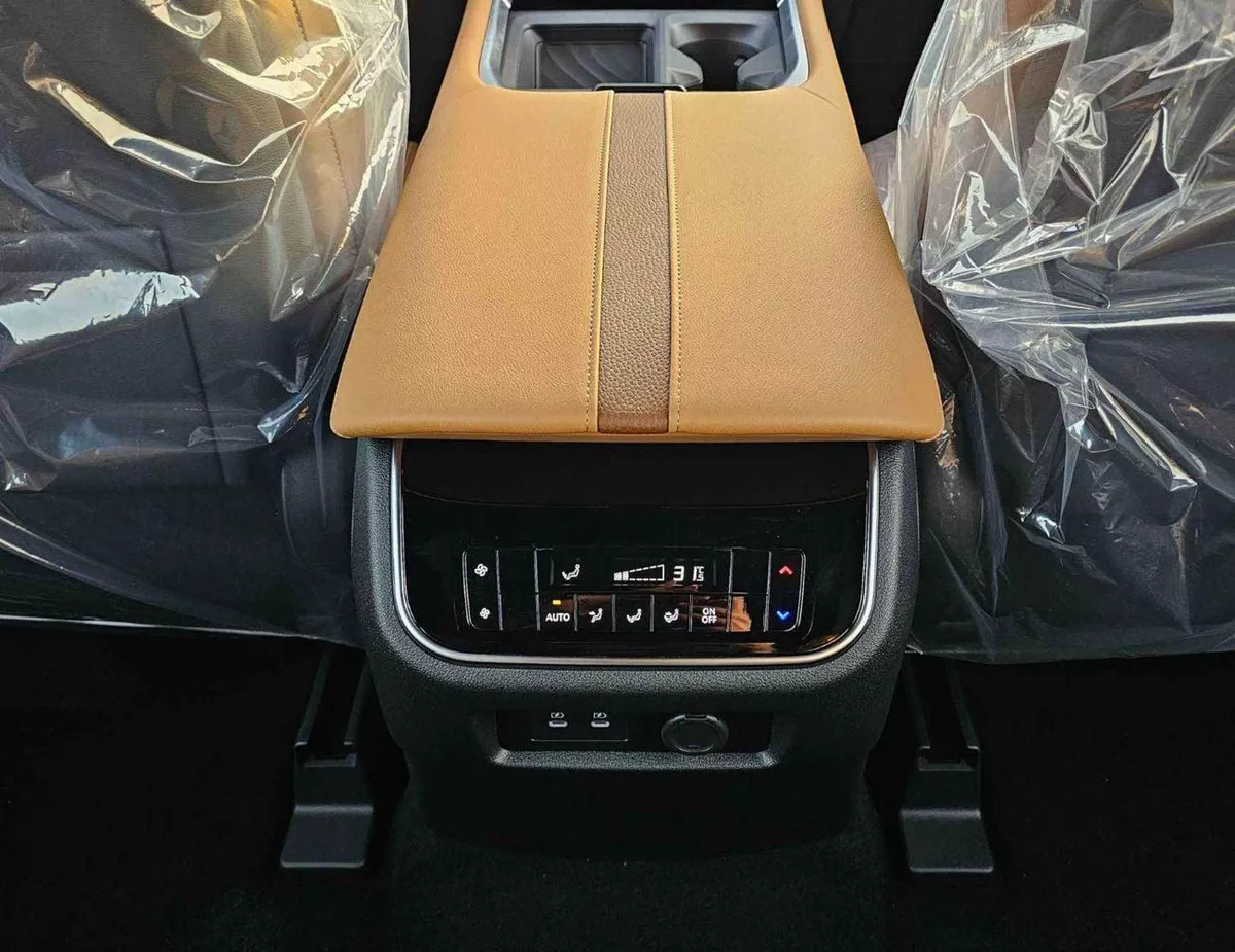 Nissan Patrol LE PLATINUM CITY LE PLATINUM TWIN TURBO / 3.5 V6 PETROL /FULL OPTION WITH RR ENTERTAINMENT SCREEN (C-20-0