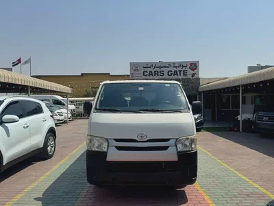 TOYOTA HIACE VAN DIESLE-1