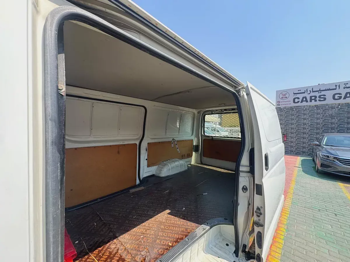 TOYOTA HIACE VAN DIESLE-11-11