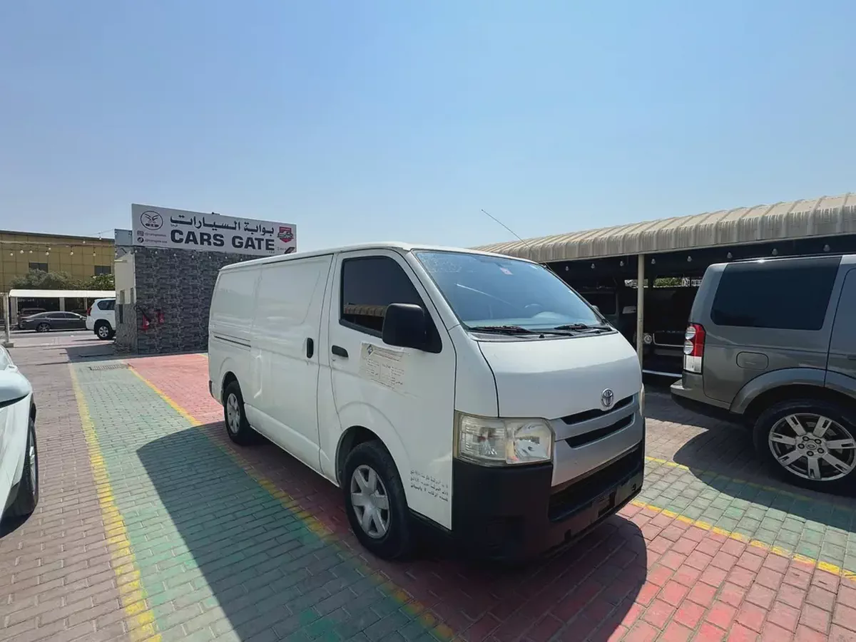 TOYOTA HIACE VAN DIESLE