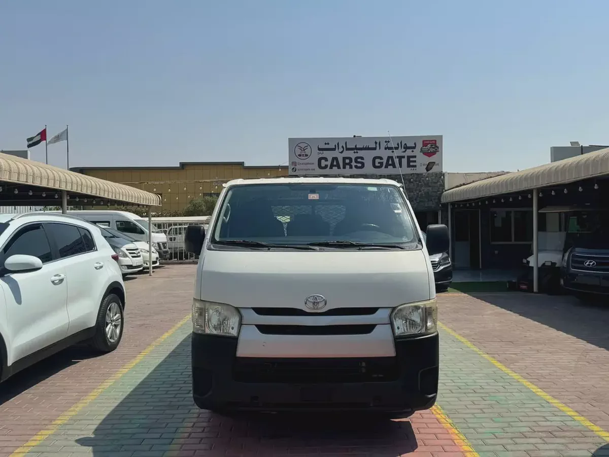 TOYOTA HIACE VAN DIESLE-1-1